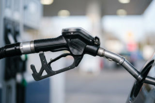 Hurtowe ceny paliw 26.03.2026. Ostre cięcia diesla