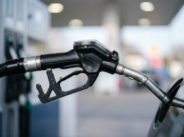 Hurtowe ceny paliw 26.03.2026. Ostre cięcia diesla