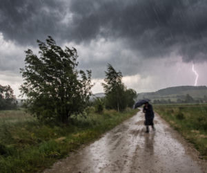 Prognoza pogody na niedzielę i poniedziałek. Gdzie spodziewać się burz i porywistego wiatru