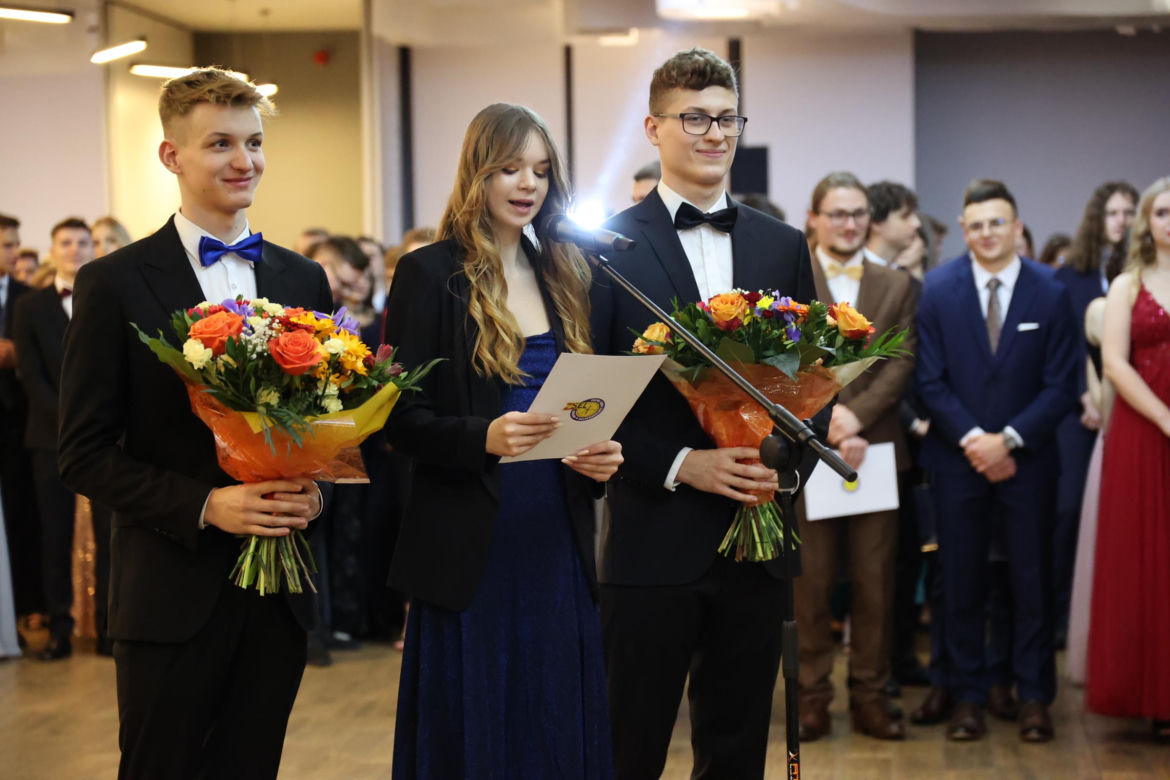 Studniówka Zespołu Szkół Elektronicznych w Lublinie. Tak bawią się tegoroczni maturzyści! 