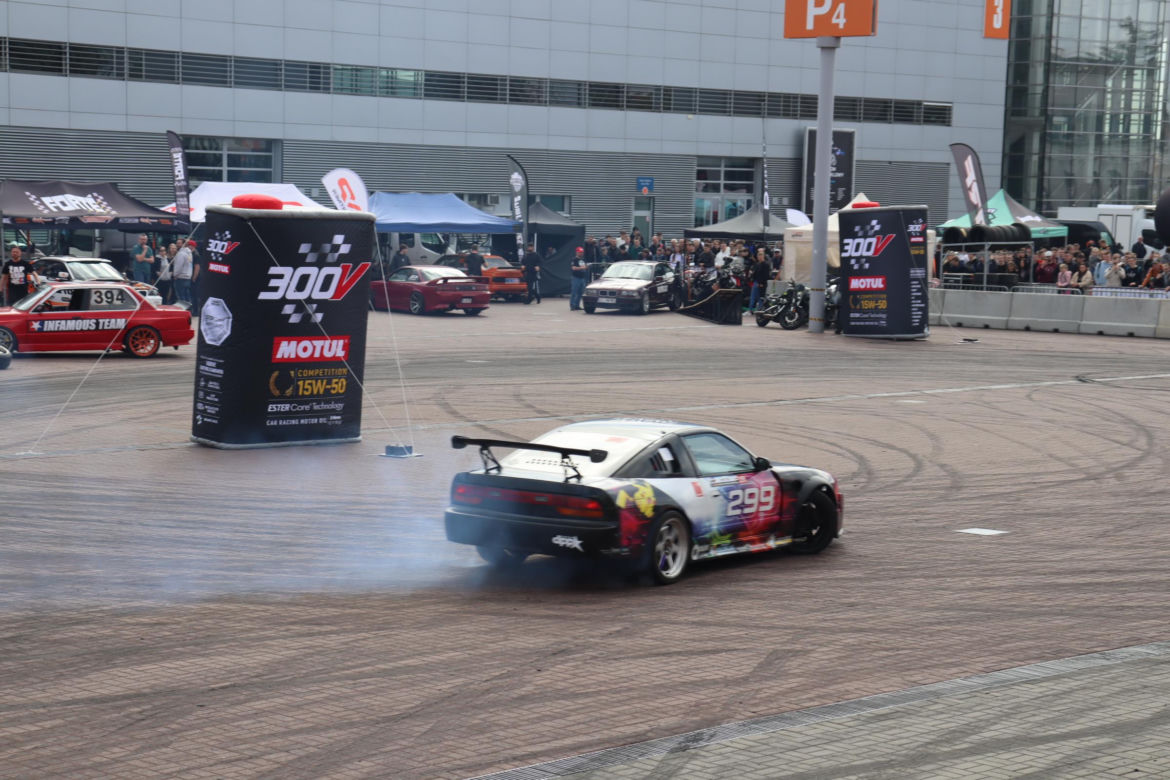 Poznań Motor Show 2024: Tak wyglądają pokazy driftu