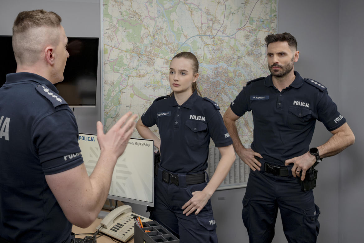 "Policjantki i Policjanci", odcinek 1382: Emilka i Jacek, za namową Gai, podejmą próbę odbudowy swojej relacji