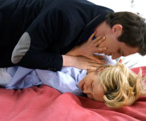Barwy szczęścia, Adrian (Sambor Czarnota), Bożena (Marieta Żukowska)