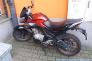 Trzy skradzione motocykle odnalezione na jednym podwórku. Policja poszukuje sprawcy przestępstwa