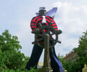 Wystrojony marynarz zaprasza na Żagle 2021 w Szczecinie!