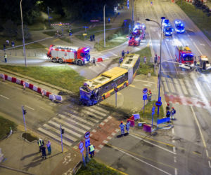 Autobus miejski wjechał w przejście podziemne przy Dworcu Zachodnim