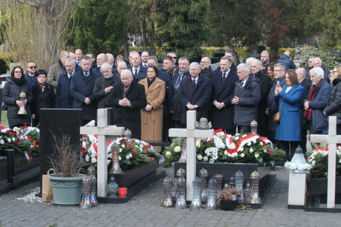 Kaczyński uczcił pamięć ofiar katastrofy smoleńskiej