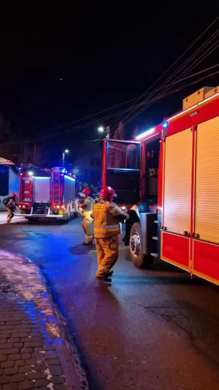 Nowy Sącz. Ogromny pożar starego młyna. Ogień objął kilka kondygnacji [ZDJĘCIA].