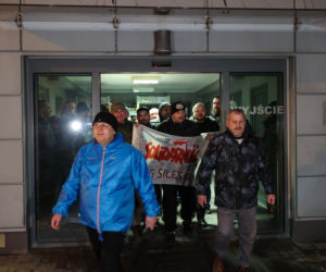 Górnicy PG Silesia wyjechali na powierzchnię po zakończeniu podziemnego protestu