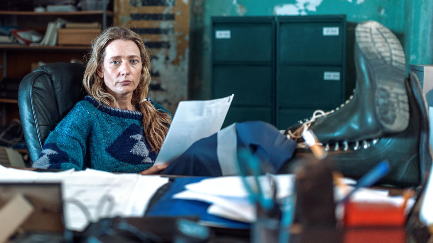 Bartosz Gelner, czyli serialowy Franz z "Zatoki szpiegów", w nowym serialu HBO Max. O czym opowiada "Scheda"?