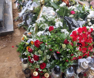 Dziadkowie zostali zabici przez ukochanego wnuka! Spoczęli we wspólnym grobie