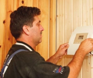 Piec do sauny i generator pary. Dobrze dobrane gwarantują idealną temperaturę i wilgotność
