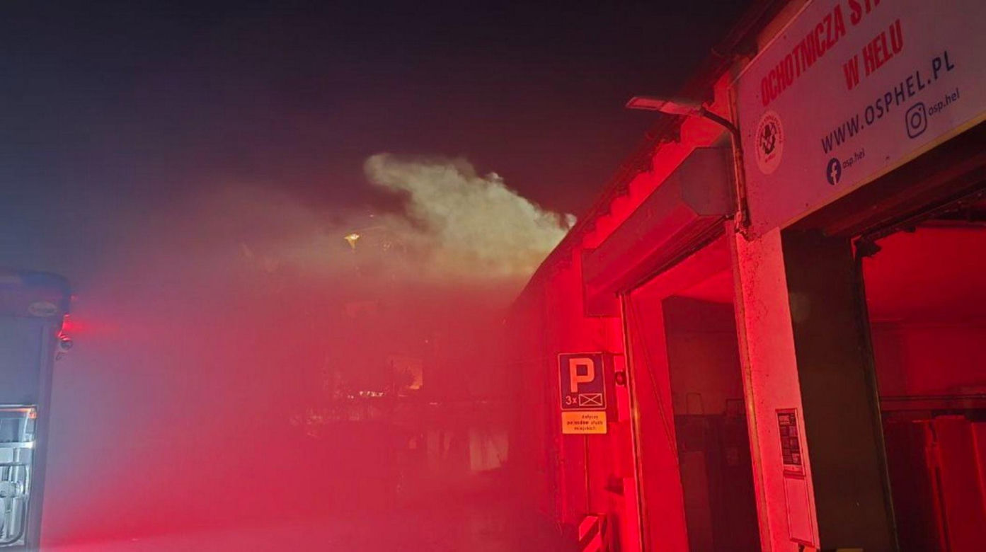 Remiza OSP Hel zniszczona w pożarze. Ruszyła zbiórka
