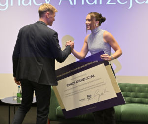 Iga Świątek i Daria Abramowicz na konferencji