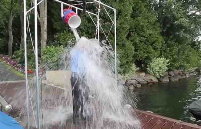 Bill Gates Ice Bucket Challenge