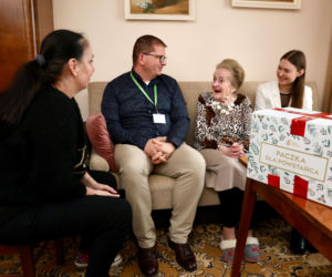 Z prezentami świątecznymi u Powstańców Warszawskich