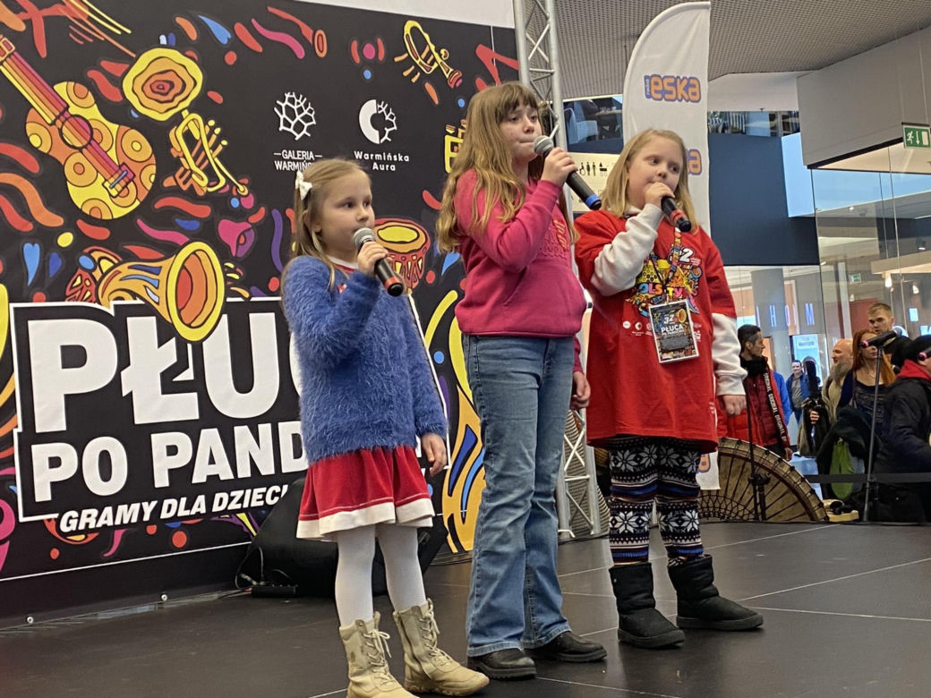 WOŚP w Olsztynie. W Galerii Warmińskiej odbyły się koncerty, pokazy wokalne i inscenizacje walk [ZDJĘCIA]