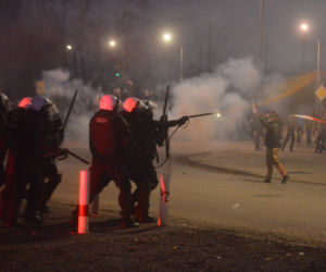 Burdy i zamieszki przy stacji Warszawa Stadion