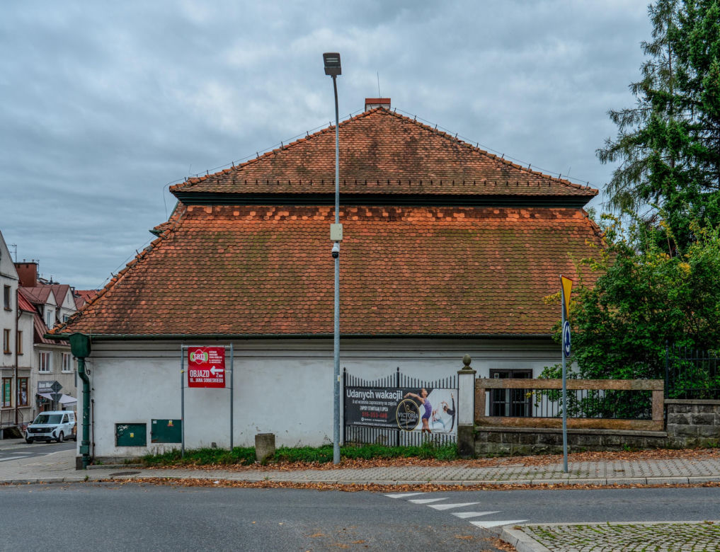 To jedno z najpiękniejszych miast w woj. małopolskim. Mikołaj Rej ukończył w nim swoje słynne dzieło