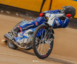 Stadion Smoczyka ożył po zimie. Żużlowcy Unii Leszno wyjechali na tor