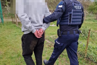 Wtargnął przez okno do mieszkania byłej partnerki. W środku dokonał krwawej rzezi