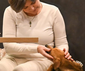 Monika Richardson z dzieckiem i pieskiem