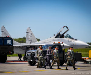 Myśliwce MiG-29 w Gdyni. Piloci rozpoczęli intensywne szkolenie na wybrzeżu