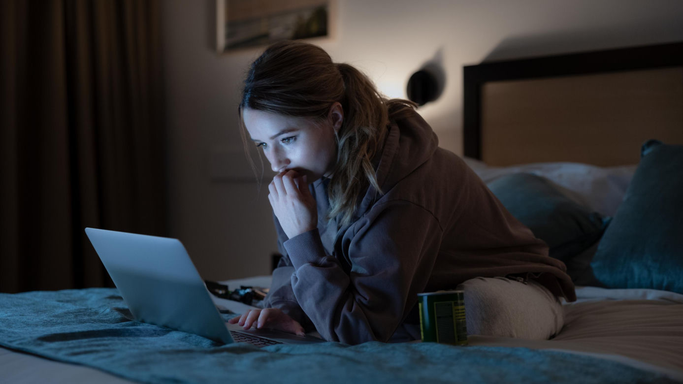 W roli głównej Kaitlyn Dever, premiera 9 lutego w Netflixie.
