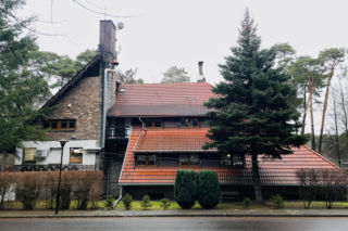 Zna je każdy kierowca, powstawały ekspresowo, a w środku zawsze było luksusowo. Wielkopolskie zajazdy to projekt uznanego architekta