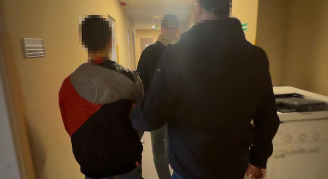 "Naznaczyli" młodego kibica symbolem swojej drużyny