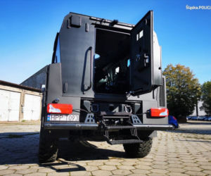 Śląscy policjanci dostali wóz opancerzony za 3 miliony złotych. Wygląda kosmicznie! [ZDJĘCIA, WIDEO]