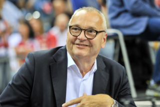 Znany komentator siatkówki Tomasz Swędrowski przeszedł operację kardiochirurgiczną! Są nowe wieści o jego stanie zdrowia!