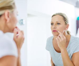 Popularny składnik diety może przyspieszać starzenie ust u kobiet po 40. Eksperci wyjaśniają, jak łatwo to odwrócić