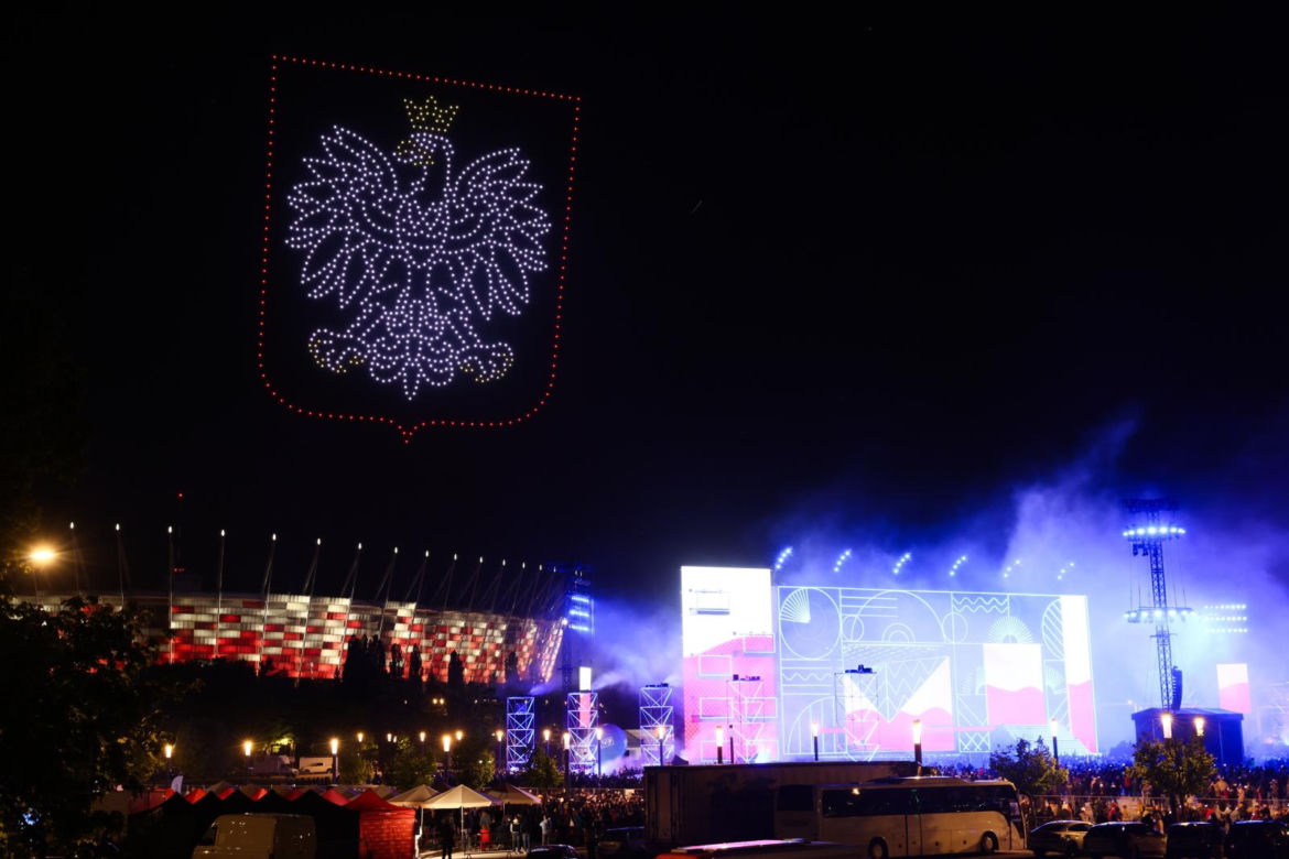 Multimedialny pokaz historii Polski z udziałem tysiąca dronów w Warszawie
