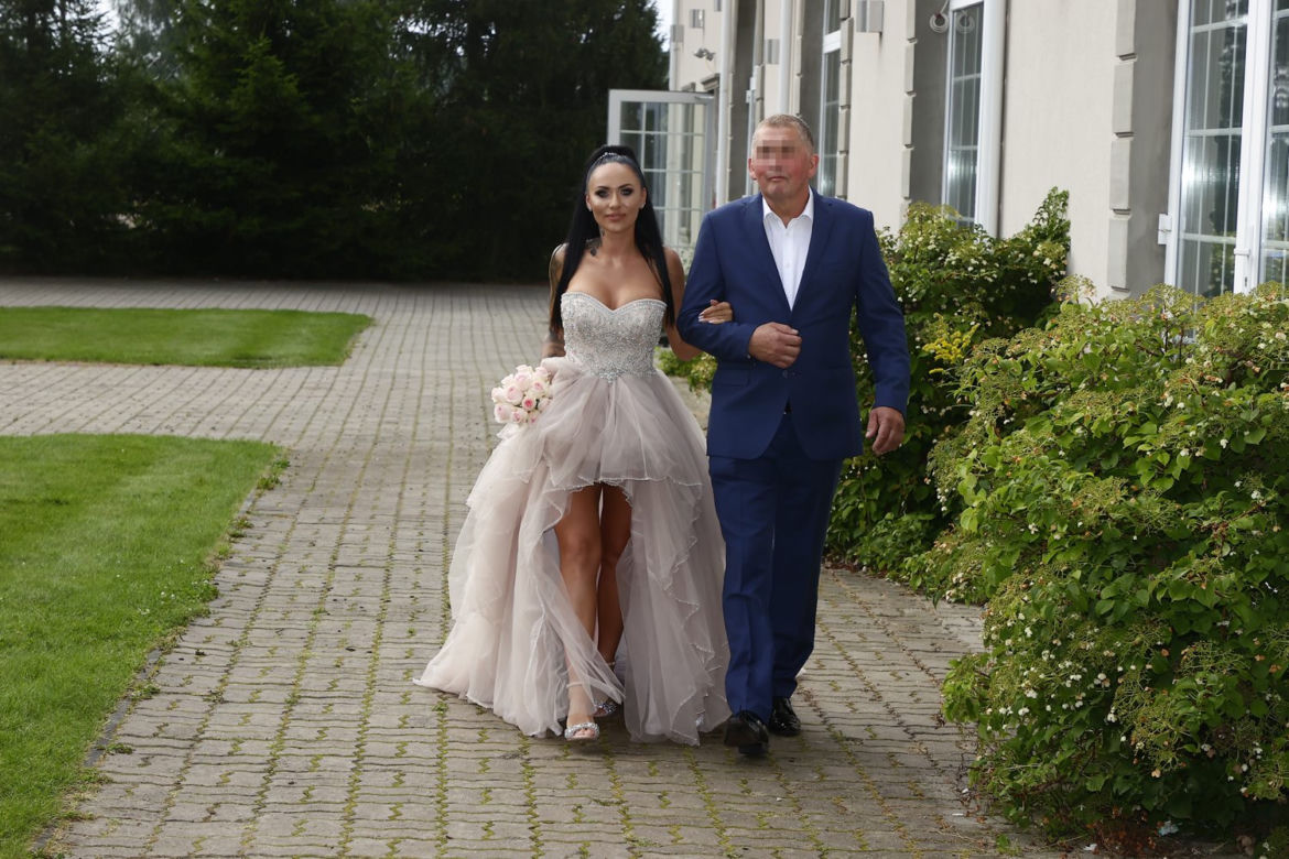 Zjawiskowy ślub Krzysztofa Głowackiego. Zniewalająca panna młoda, Szpilka zachwycił strojem