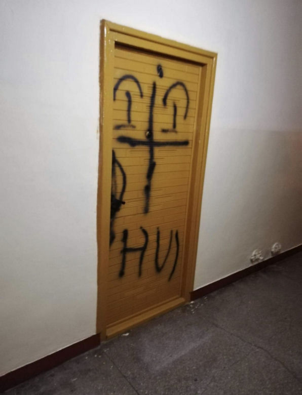 17-letni sąsiad zgwałcił jej synka