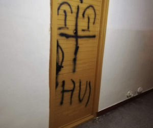 17-letni sąsiad zgwałcił jej synka