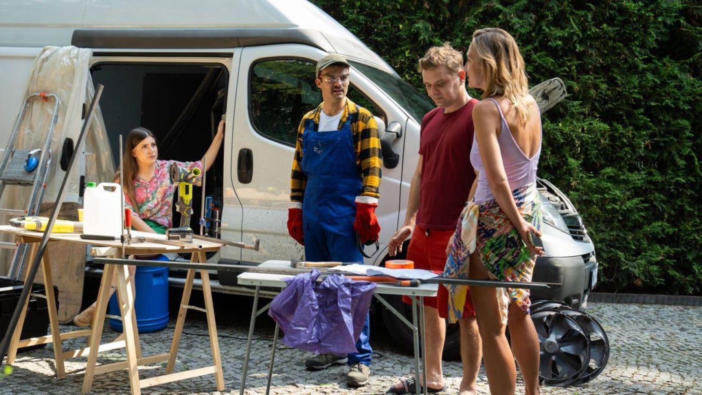 Barwy szczęścia odc. 3101. Asia Sokalska (Anna Gzyra), Hubert (Marek Molak), Agata (Natalia Zambrzycka), Ignacy (Olaf Staszkiewicz)