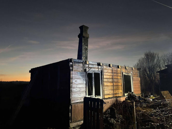 Pożar tuż przed świętami. Żywioł strawił cały dom w Wielkiej Wsi. Pilna zbiórka dla poszkodowanej rodziny!