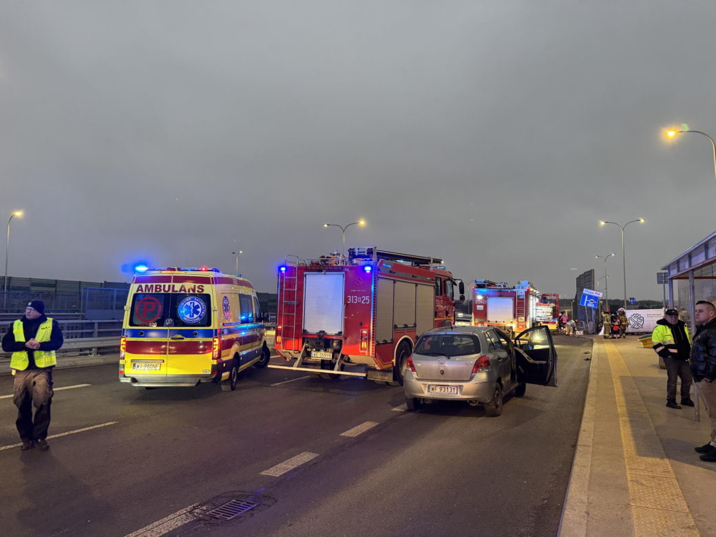  Warszawa. Wypadek na ul. Marsa. Zderzenie sześciu pojazdów [ZDJĘCIA]