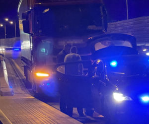 Pijany jak bela zajeżdżał innym drogę wielką ciężarówką. Ledwo stał na nogach   Dzięki
