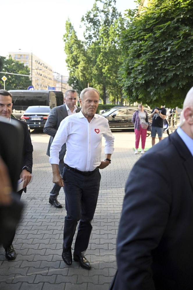Tusk wezwał na dywanik KO