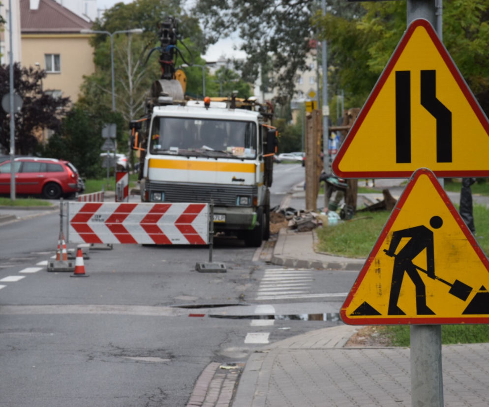 Łatają słynną dziurę na Szaserów