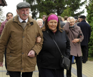 Ranczo 10 sezon. Stach Japycz (Franciszek Pieczka), Michałowa (Marta Lipińska)