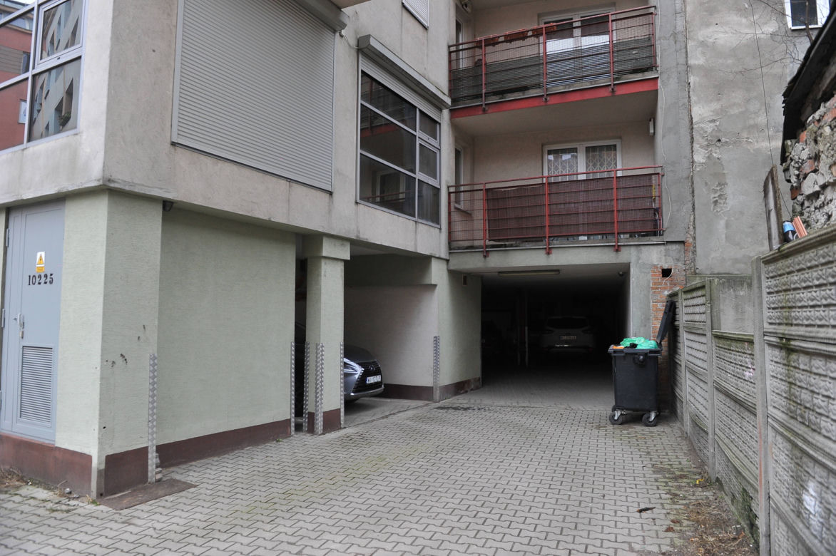  Śmieciowy absurd przy Czynszowej. Nie ma miejsca na altanę śmietnikową 