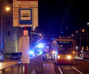 Warszawa: śmierć pod kołami tramwaju. Chciał skrócić sobie drogę?