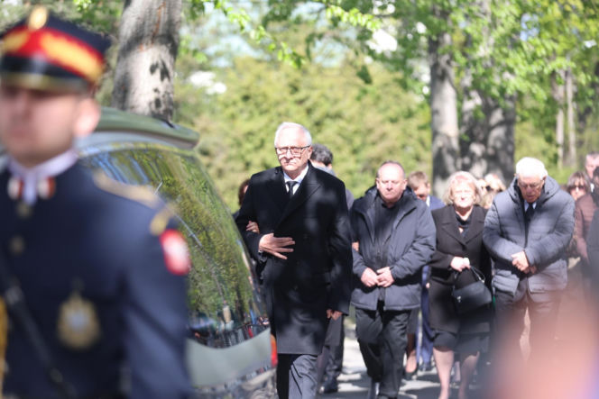 Polacy żegnają Łukasza Litewkę. Kondukt żałobny