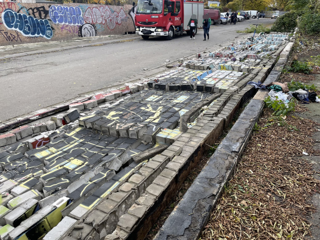 Wichura w Warszawie. Mur runął na bezbronną kobietę