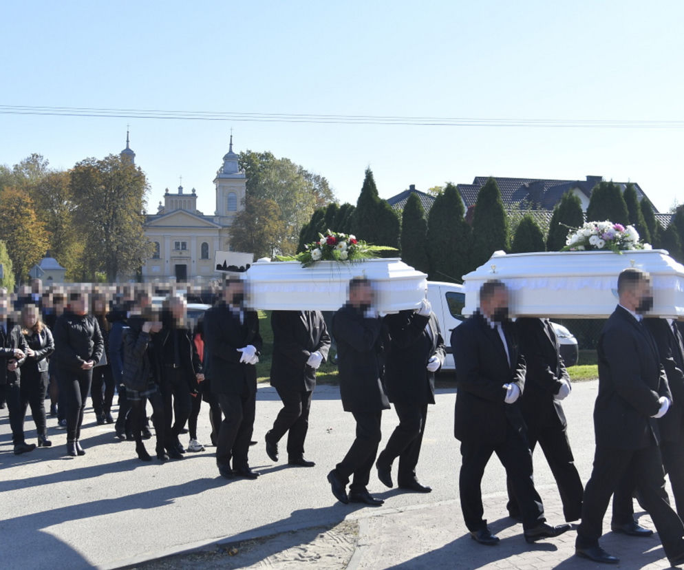 Ciała Magdy i Gabrysi złożone w grobie