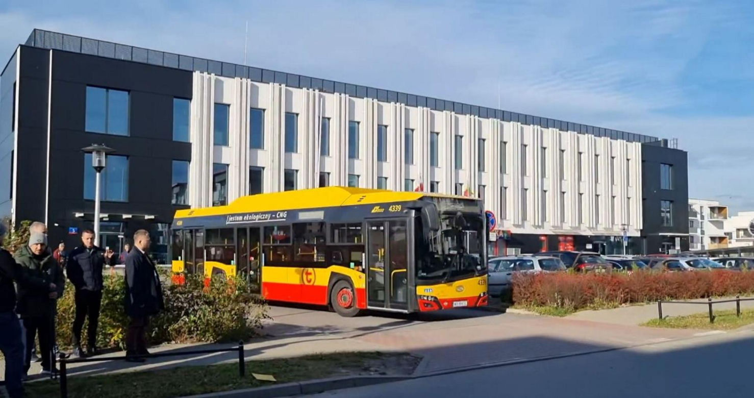 Nie będzie dojeżdżał, bo jest za długi. Mieszkańcy są wściekli, a urząd uspokaja
